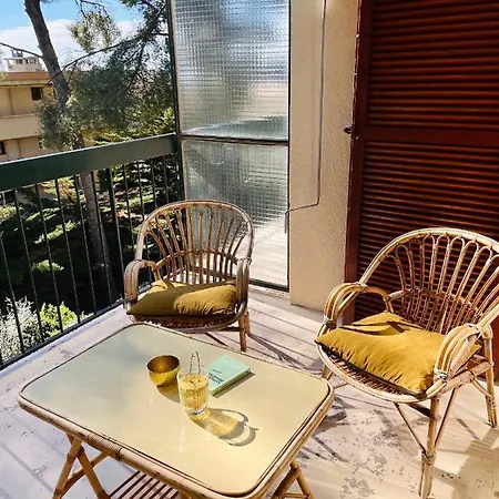Pinède: Vue Et Terrasse Sud Les Lecques