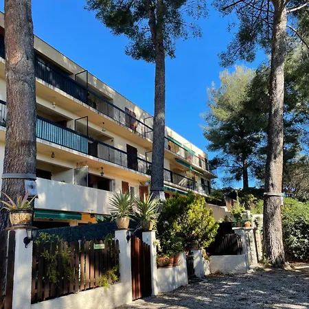 T3 Au Milieu Des Pins, Terrasse Sud, Vue Mer, A Pieds, Fibre Et Garage Prive Inclus Saint-Cyr-sur-Mer